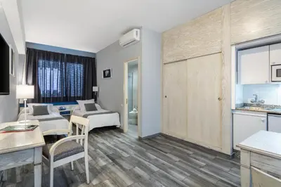 Una cocina o zona de cocina en Apartamentos Colón Playa