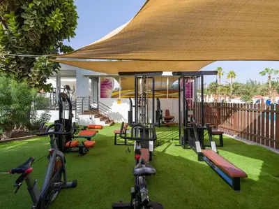 Gimnasio o instalaciones de fitness de eó Suite Hotel Jardin Dorado