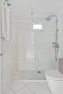 Un baño de Mariposa del Sol