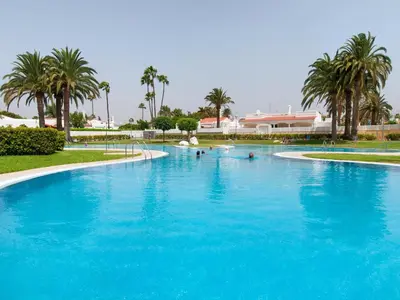 Piscina en o cerca de Bungalow Playa del Inglés JFGI by VillaGranCanaria