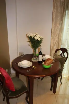 Comida en o cerca de este apartamento