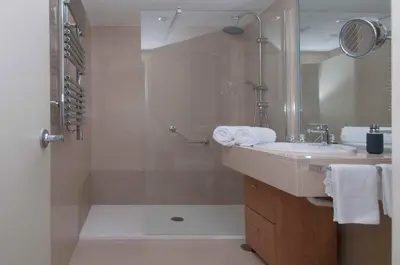 Un baño de Salobre Villas