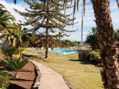 Piscina en o cerca de Bungalow San Agustin Rocas Rojas by VillaGranCanaria