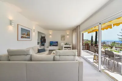 Zona de estar de Bungalow San Agustin Rocas Rojas by VillaGranCanaria