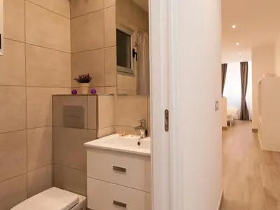 Un baño de Apartments Las Canteras Beach LM3 by VillaGranCanaria