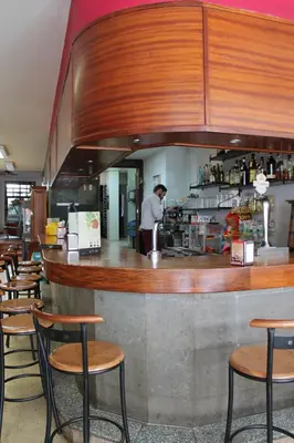 El salón o zona de bar de Hotel el Pino