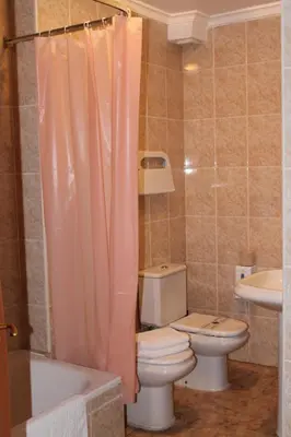 Un baño de Hotel el Pino