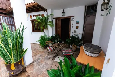 Jardín al aire libre en Ancient Historical House