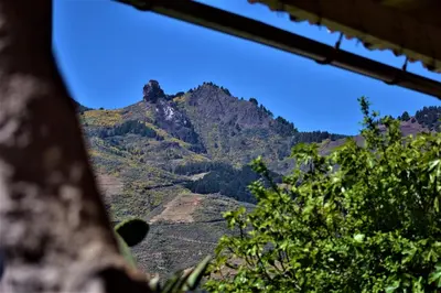 Vista general de una montaña o vista desde la casa o chalet