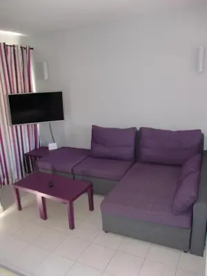 Zona de estar de Moderno apartamento con vistas al mar