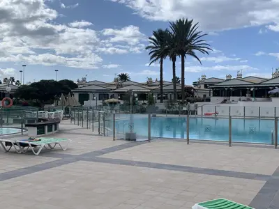 Piscina en o cerca de Bungalow en complejo tranquilo en Maspalomas