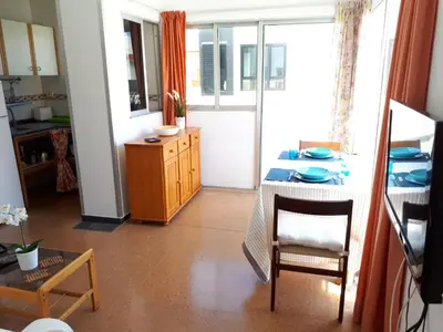 Una cocina o zona de cocina en City Beach Home 60
