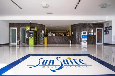 El vestíbulo o zona de recepción de Servatur Terrazamar Sun Suite