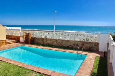 Piscina en o cerca de Bungalow Paraiso El Mar 3