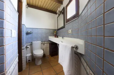 Un baño de Vivelorural casa Tunte 3, BBQ y terraza