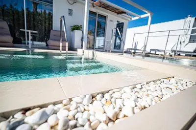 Piscina en o cerca de HL Miraflor Suites Hotel