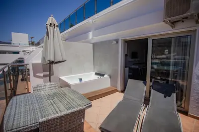 Un balcón o terraza de Servatur Casablanca Suites & Spa - Adults Only