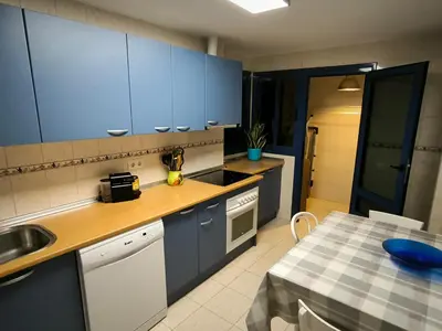 Una cocina o zona de cocina en Blue House - parking included