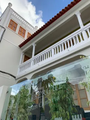 Edificio en el que se encuentra el albergue