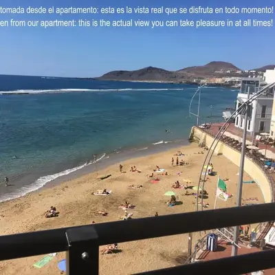 En plena playa de Las Canteras