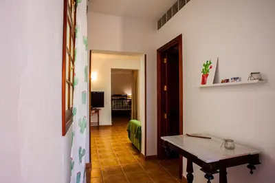 Una televisión o centro de entretenimiento en Casa Cueva El Molino By Artenatur