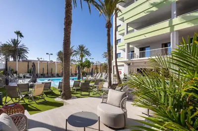 Piscina en o cerca de Hotel LIVVO Anamar Suites