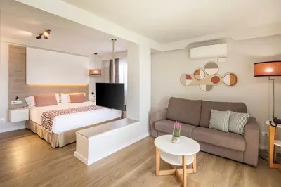 Cama o camas de una habitación en Hotel LIVVO Anamar Suites