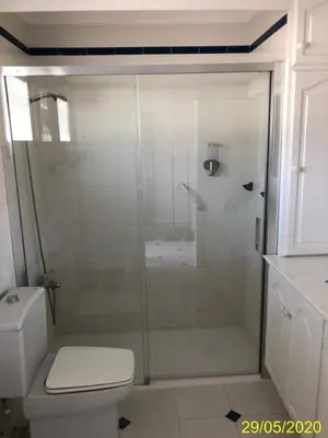 Un baño de FANTASTICA vivienda en San Agustin con piscina