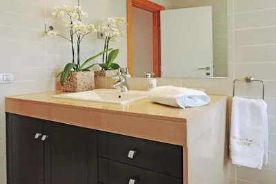 Un baño de Salobre Vista Golf 16