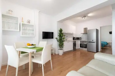 Una cocina o zona de cocina en Living Las Canteras Homes - BEACH HOME