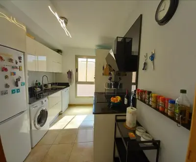 Una cocina o zona de cocina en Modern house with 2 bedrooms near the beach