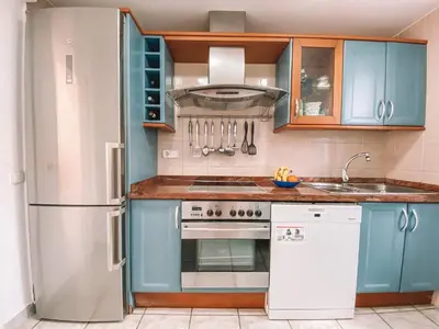 Una cocina o zona de cocina en Pasito Blanco Holiday Home - Casa Yairan