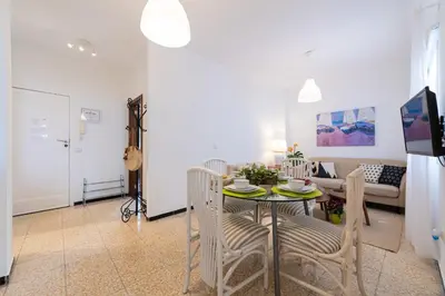 Una televisión o centro de entretenimiento en Los Murillos 2