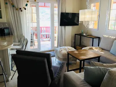 Una televisión o centro de entretenimiento en La Casa Canaria