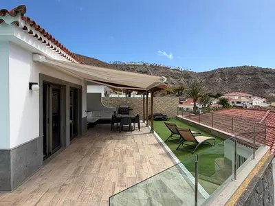 Vista general de una montaña o vista desde la villa