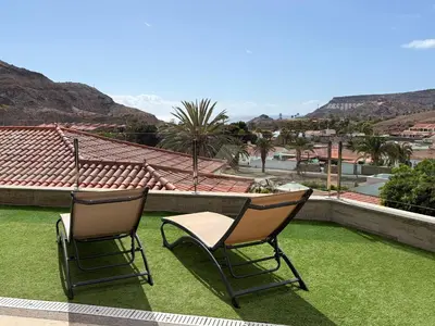 Vista general de una montaña o vista desde la villa