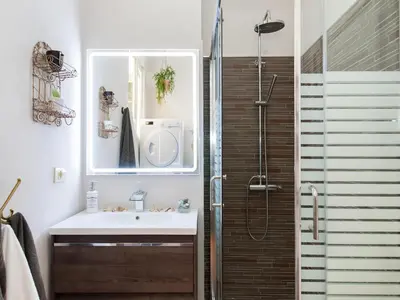 Un baño de Beautiful Beach Apartment M&B IV by Las Canteras by VillaGranCanaria