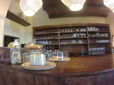 Utensilios para hacer té y café en Refugio El Hornillo