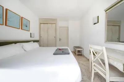 Cama o camas de una habitación en Vista Bonita - Gay and Lesbian Only Resort
