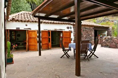 Un patio o zona al aire libre en Casa Rural El Palmeral del Valle