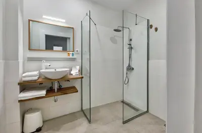 Un baño de Maresía Canteras Urban Hotel