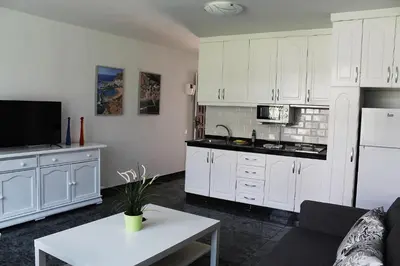 Una cocina o zona de cocina en bonito apartamento 109 by CASAS COCODRILO