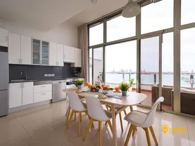 Una cocina o zona de cocina en Living Las Canteras Homes - PENTHOUSE FREE PARKING