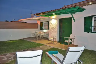 Un patio o zona al aire libre en Bungalow ACK