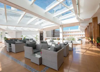 Zona de estar de HL Suite Nardos - Only Adults