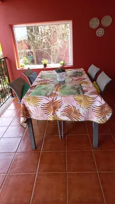 Zona de estar de Casa El tonelero con jardín y piscina privada