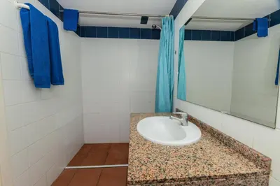 Un baño de Apartamentos LIVVO Puerto Bello