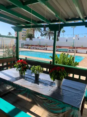 Piscina en o cerca de Felicidad