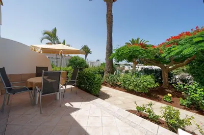 Jardín al aire libre en Bungalows Granada Beach