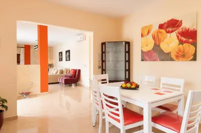 Zona de estar de Villa Los Azules with pool and jacuzzi